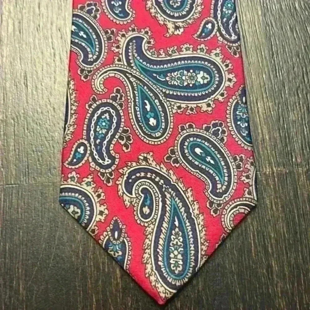 Stafford tie‎